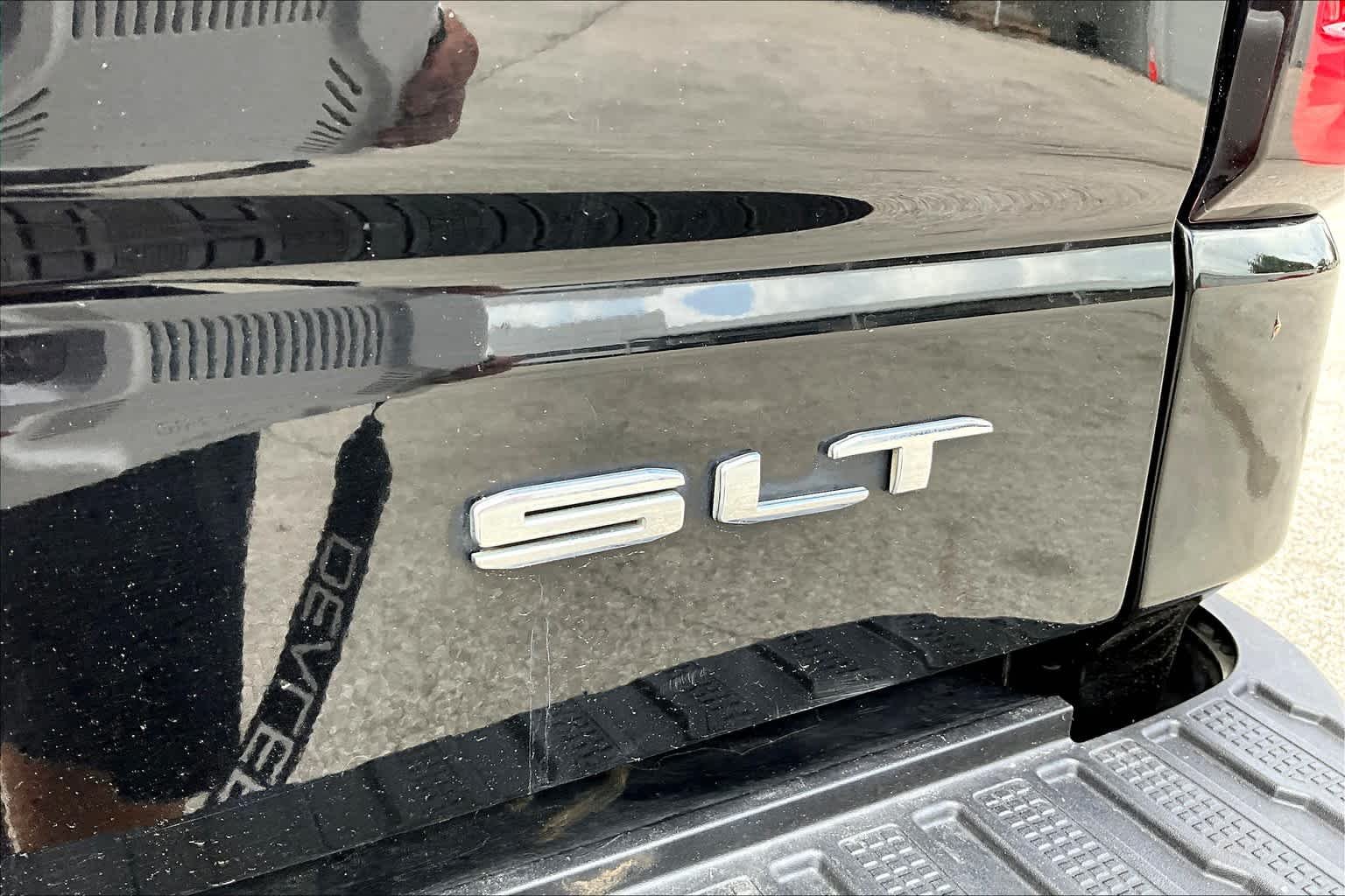Used 2020 Onyx Black GMC SLT image 10