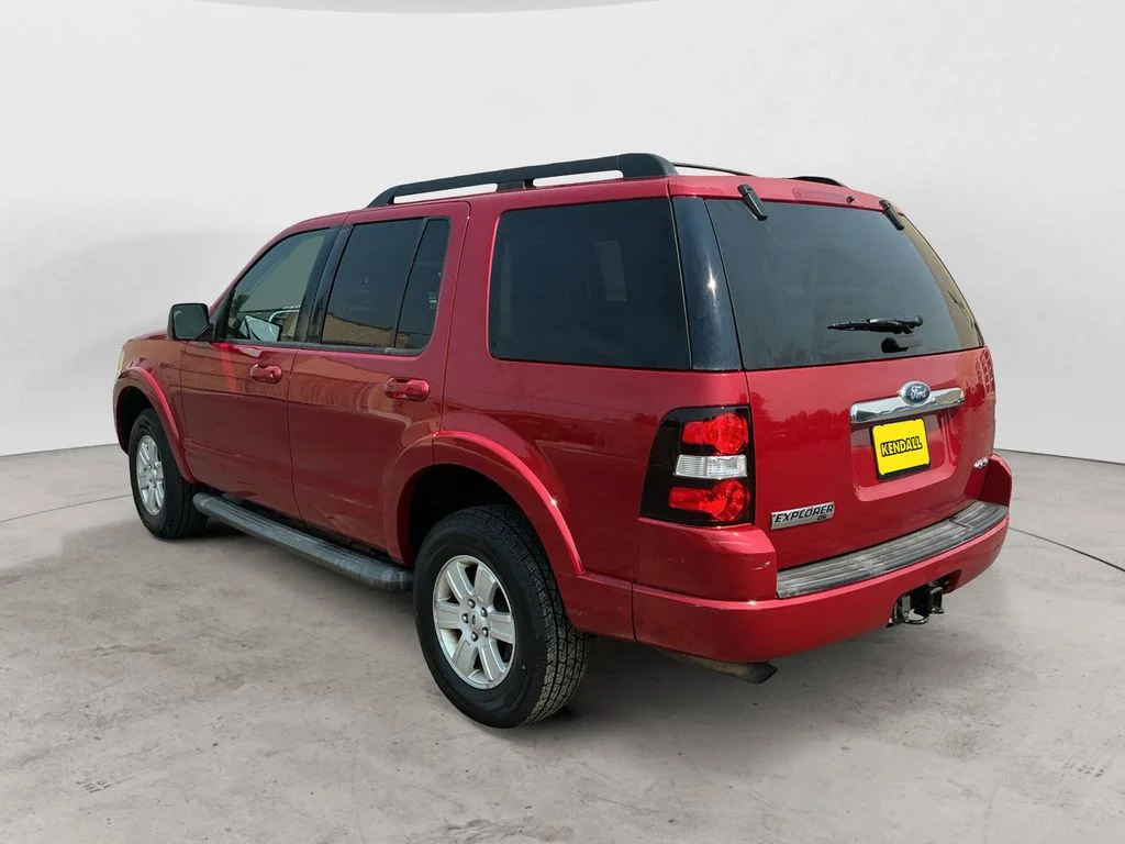 Used 2010 Red Ford XLT image 7