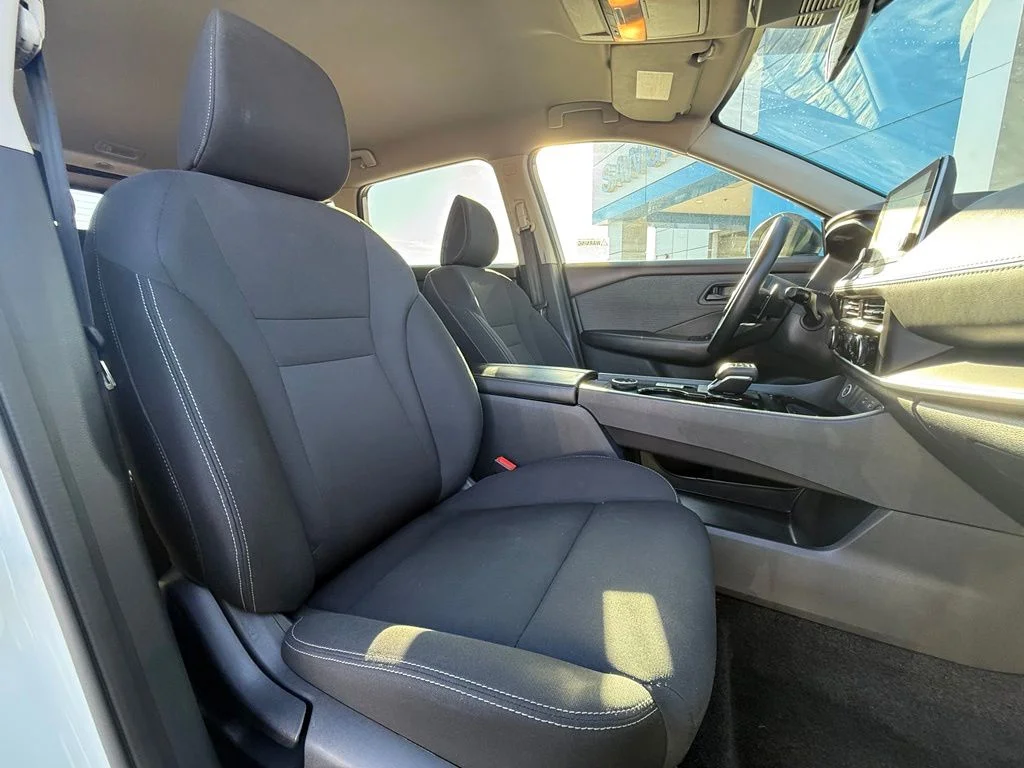 Used 2023 White Nissan S image 15