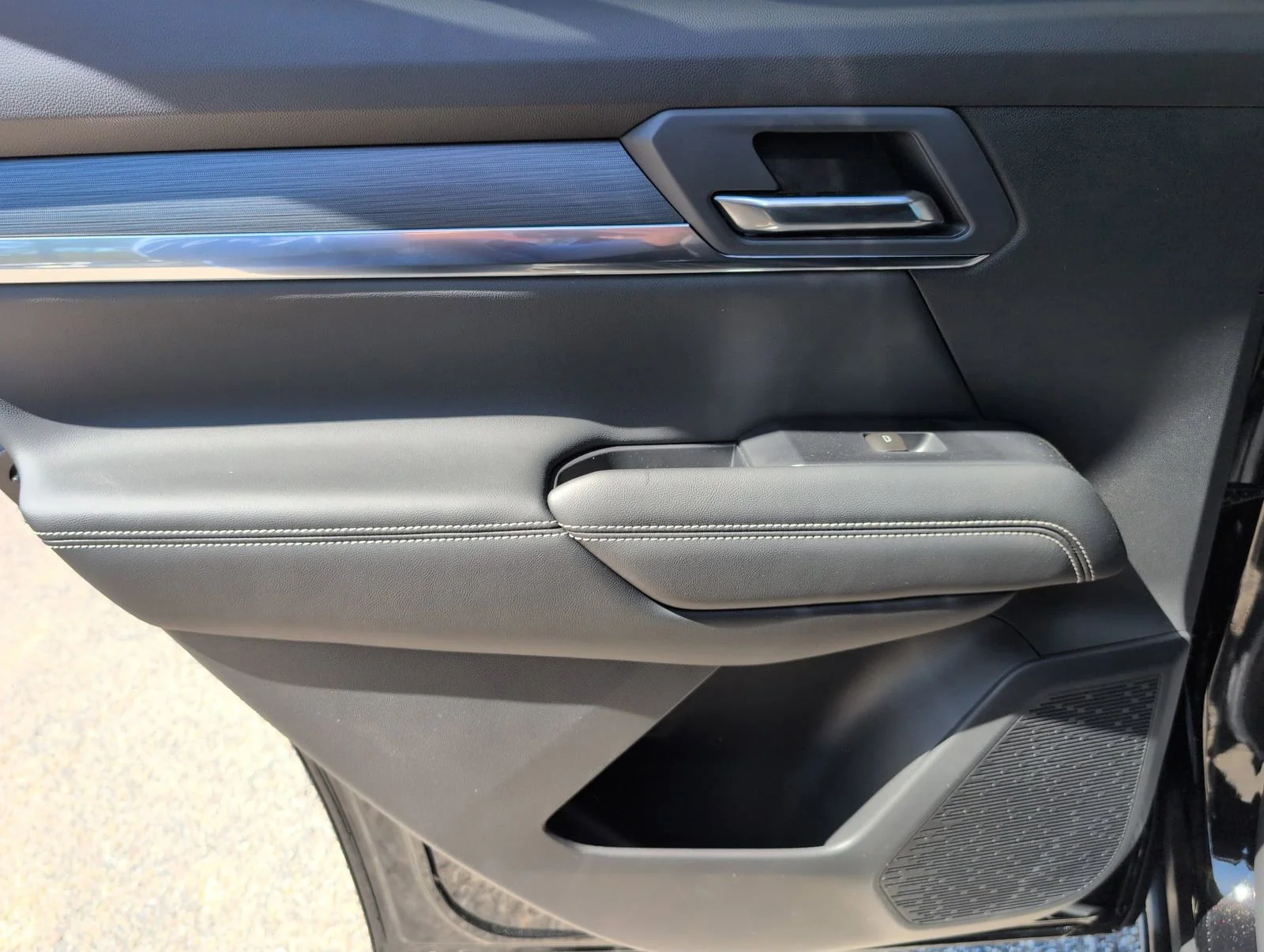 New 2026 Ebony Twilight Metallic GMC Elevation image 32