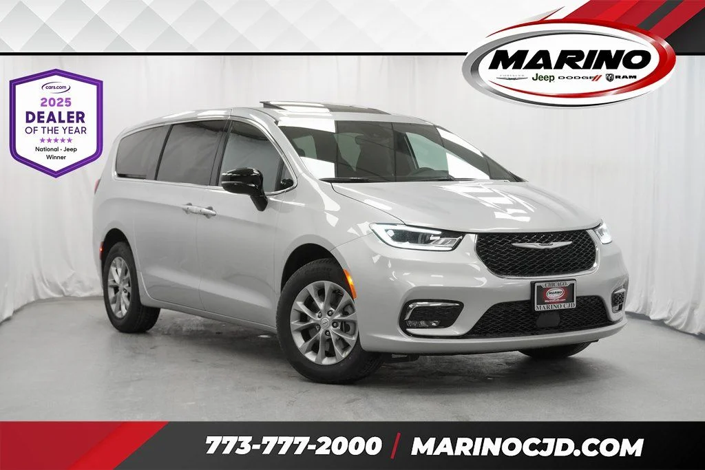 2026 Chrysler Pacifica Select AWD's photo