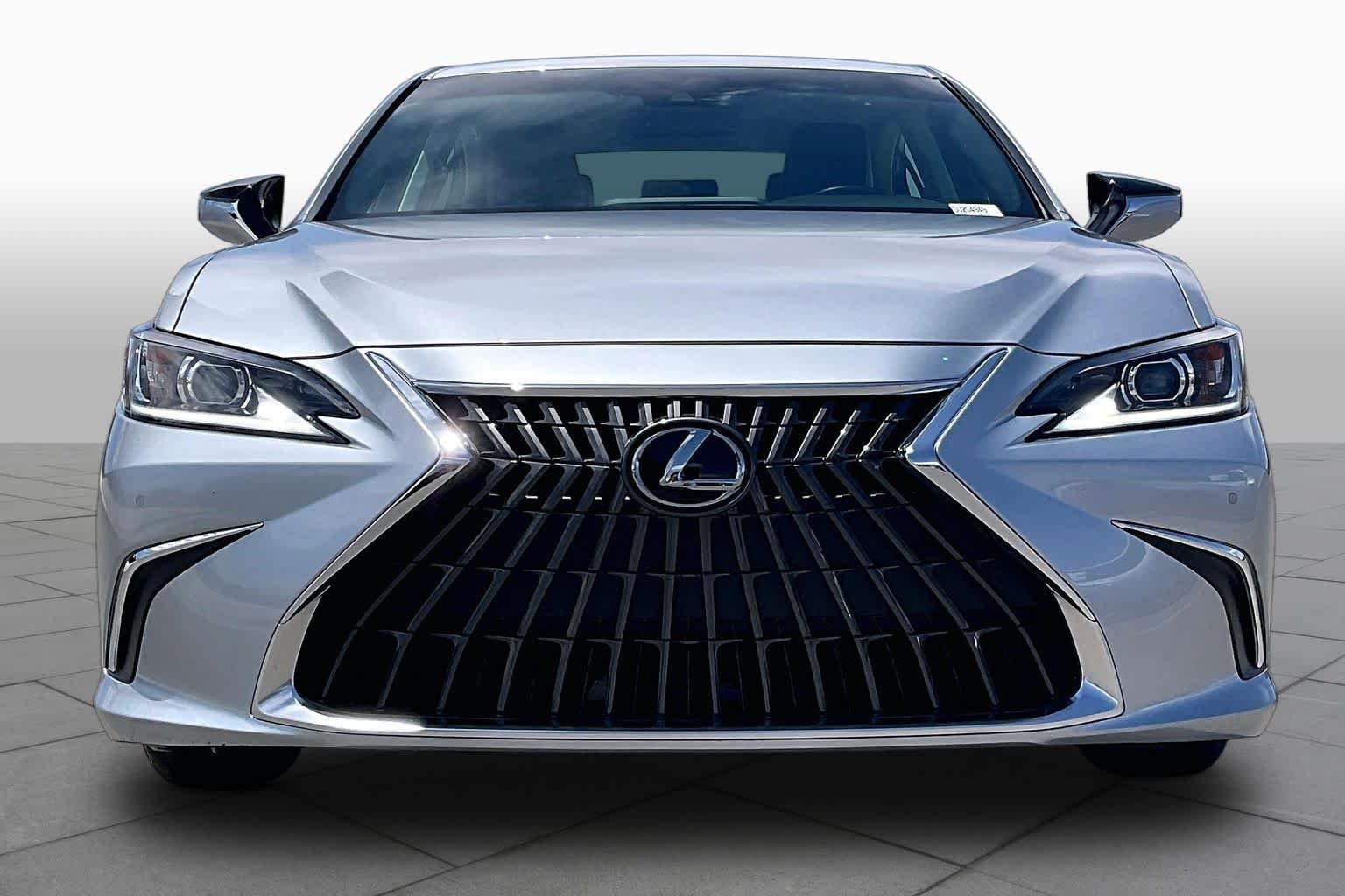 Used 2025 Iridium Lexus  image 4