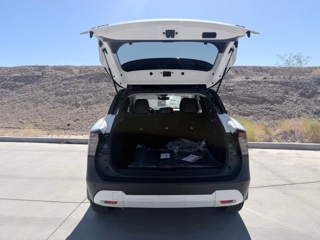 New 2026 Aspen White TriCoat / Super Black Two-tone Nissan SR image 29