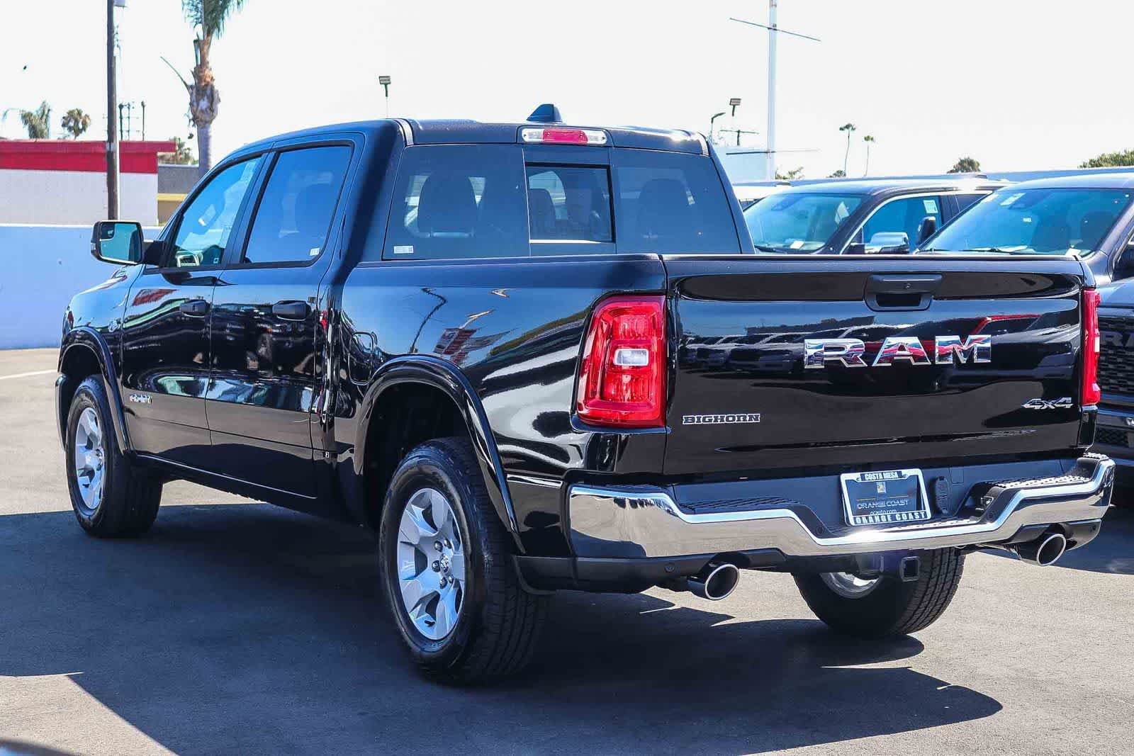 New 2026 Diamond Black Crystal Pearl-Coat Exterior Paint RAM Big Horn image 5