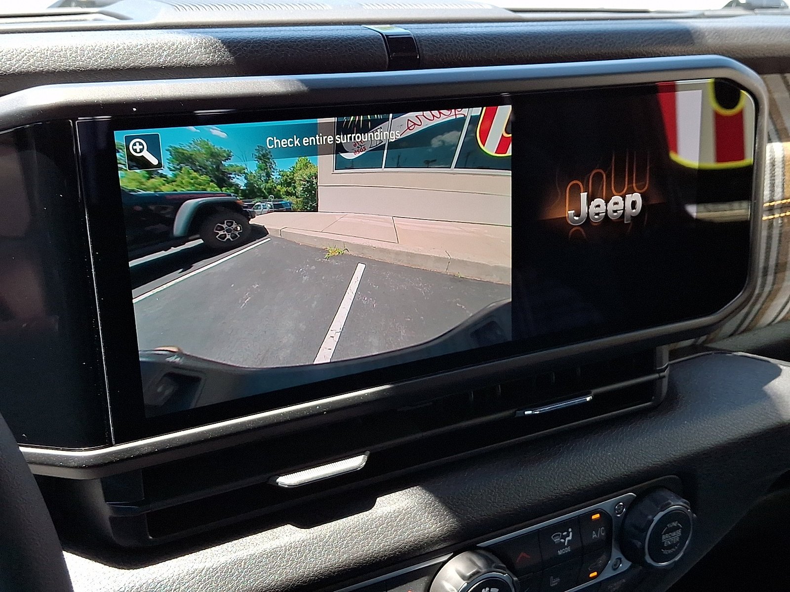 New 2026 Black Clear-Coat Exterior Paint Jeep 85th Anniversary Edition image 13