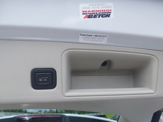 Used 2024 White GMC Denali image 23