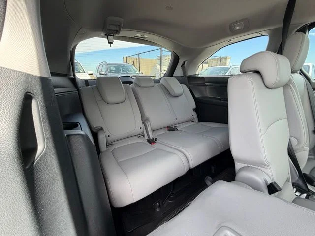 Used 2024 Blue Honda EX-L image 17
