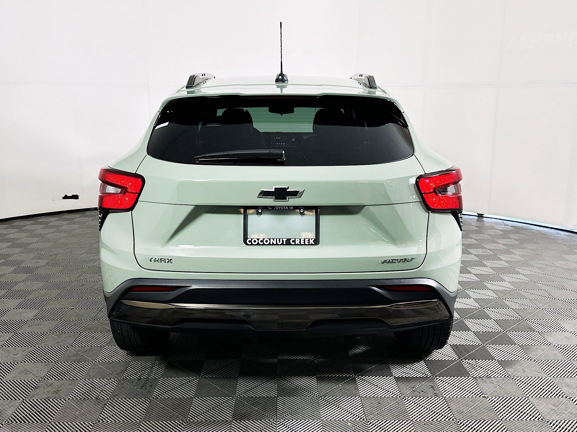 2025 Chevrolet Trax thumbnail 6