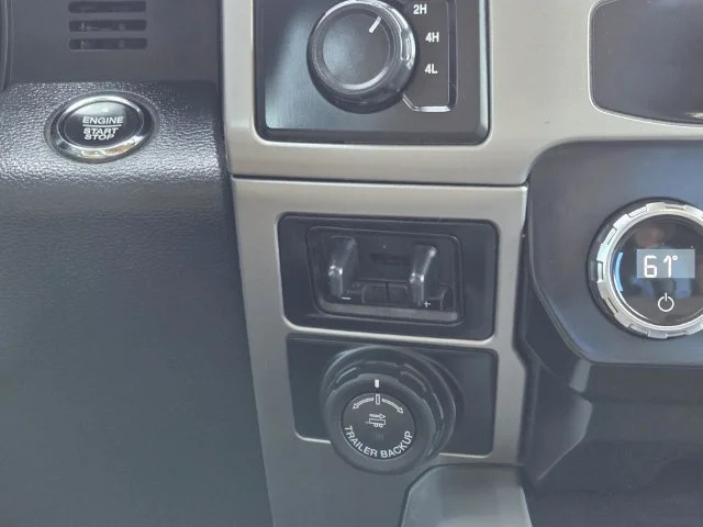 Used 2022  Ford Lariat image 17