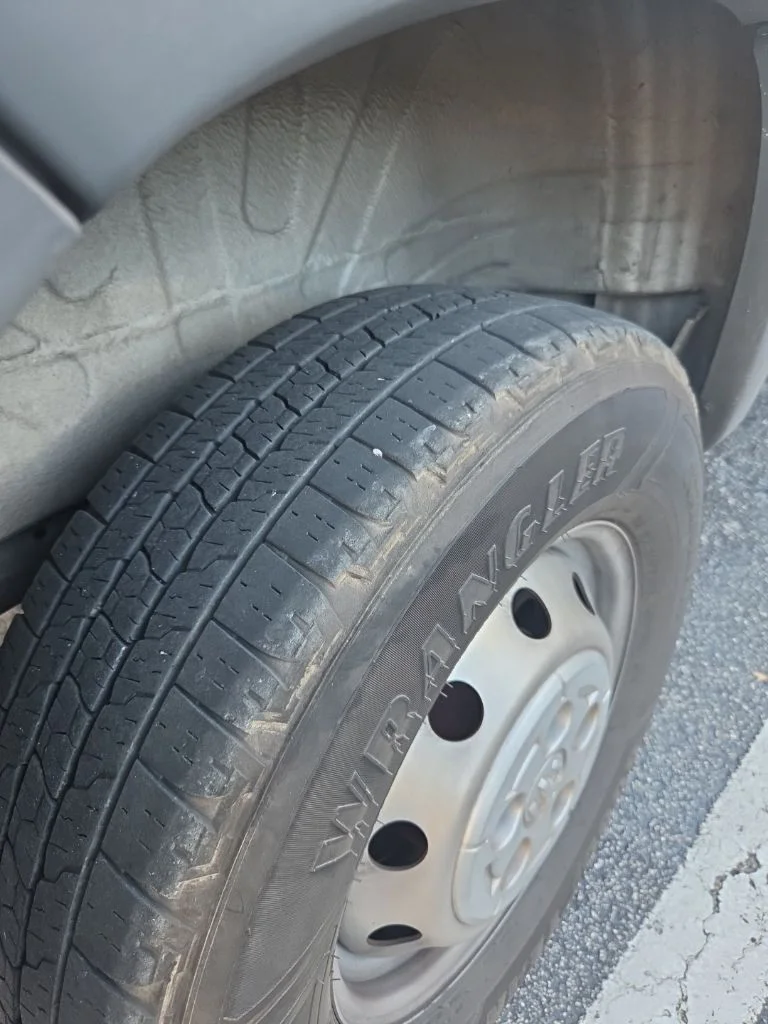 Used 2018 White Ram Base image 9