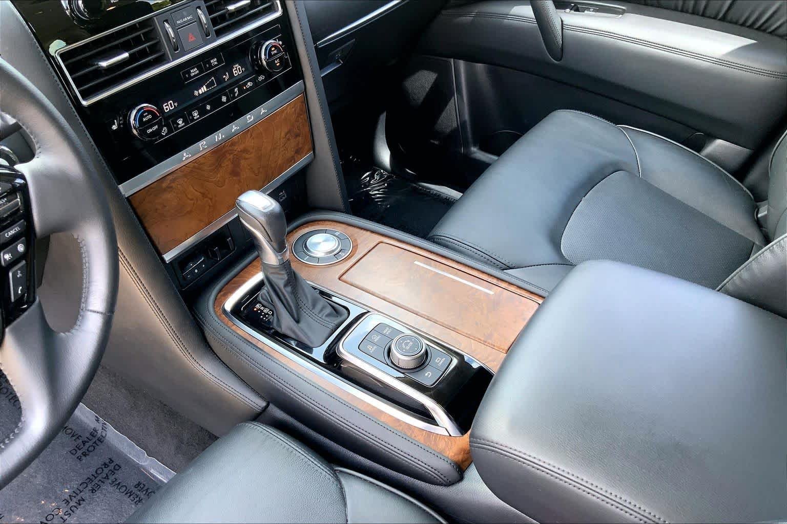 Used 2023 Super Black Nissan SL image 32
