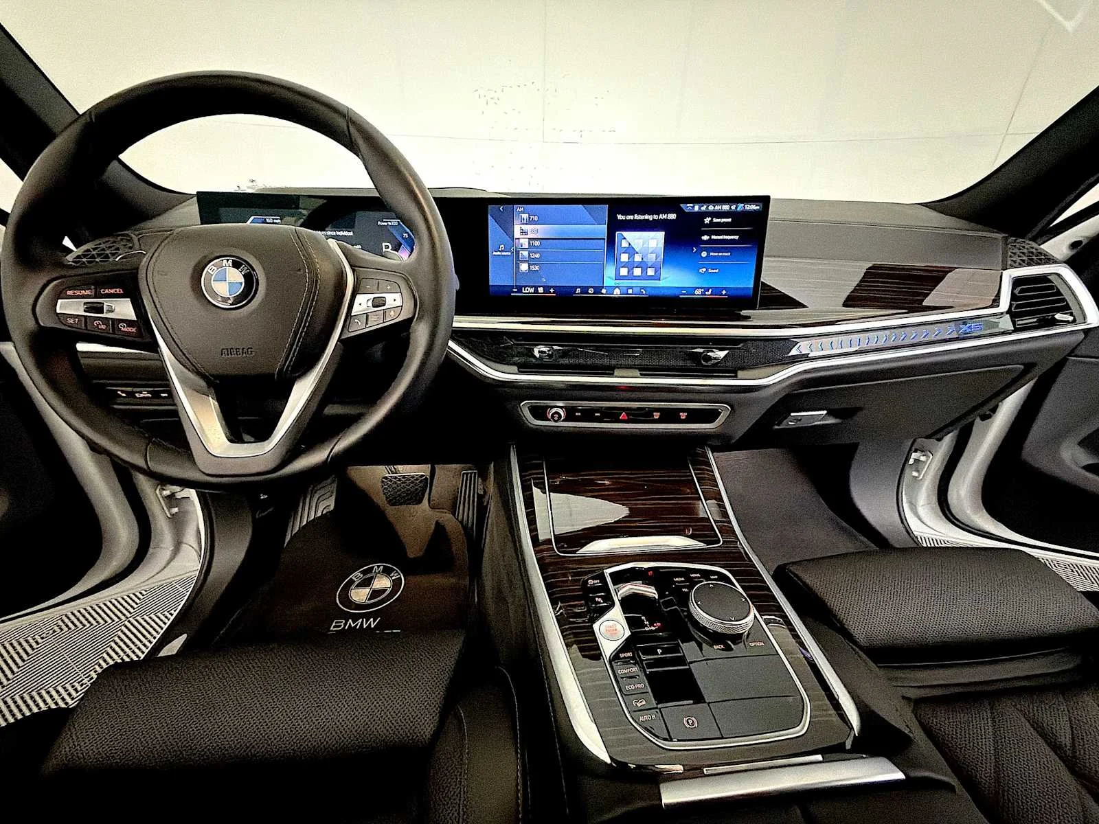 Certified Used 2024 Mineral White Metallic BMW xDrive40i image 14