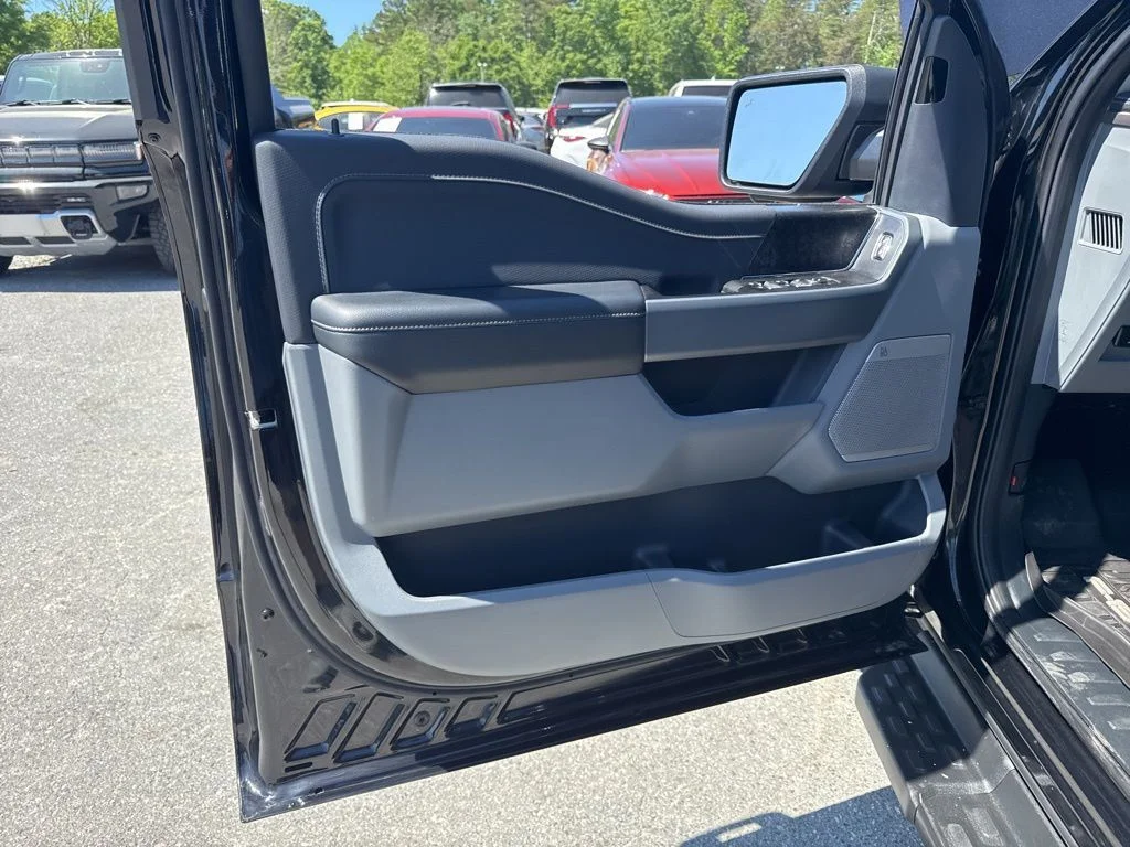 Used 2024 Black Ford Flash image 25