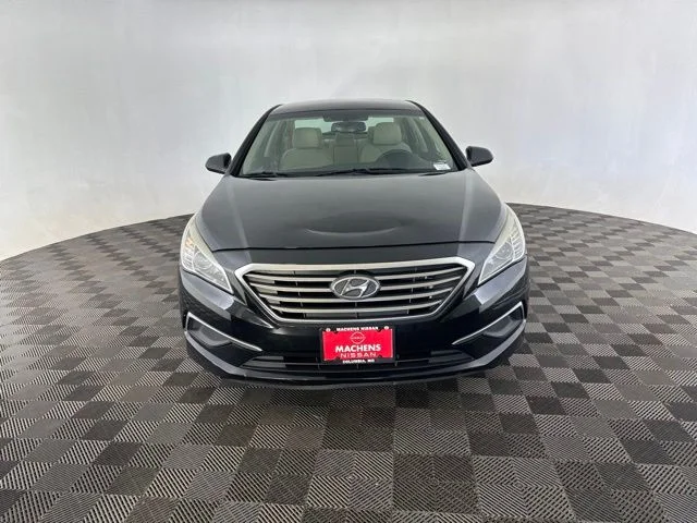 Used 2017 Hyundai Sonata SE with VIN 5NPE24AF0HH465483 for sale in Columbia, MO