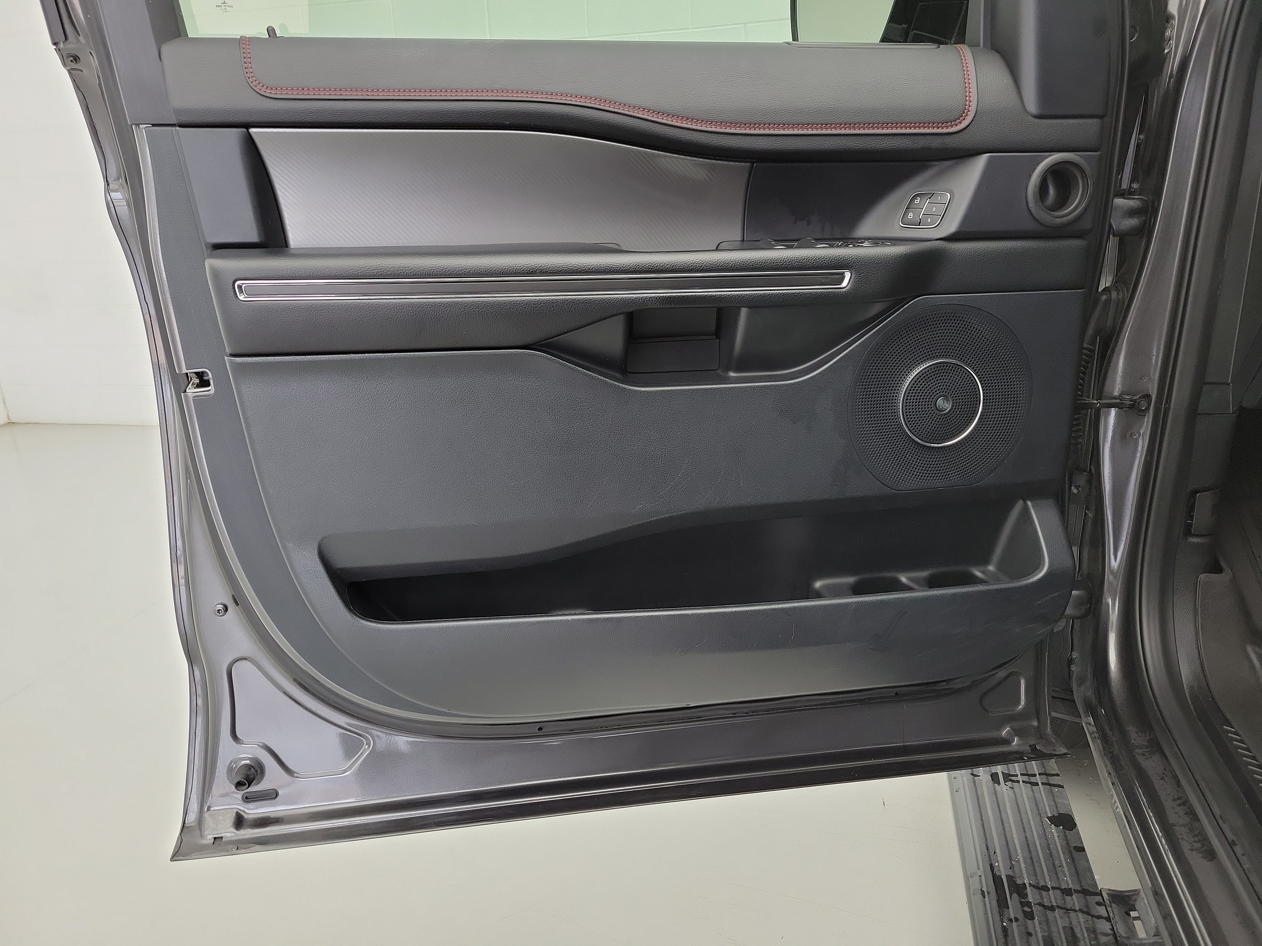 Used 2021 Magnetic Ford Limited image 22