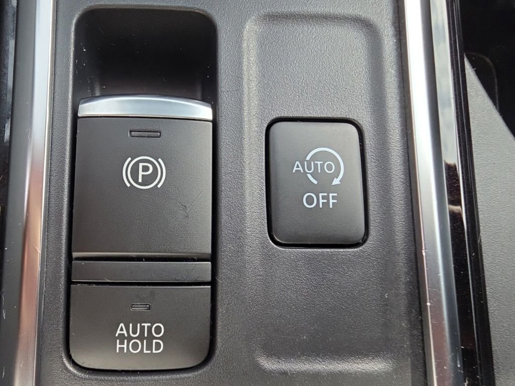 Used 2024 Silver Nissan SV image 27