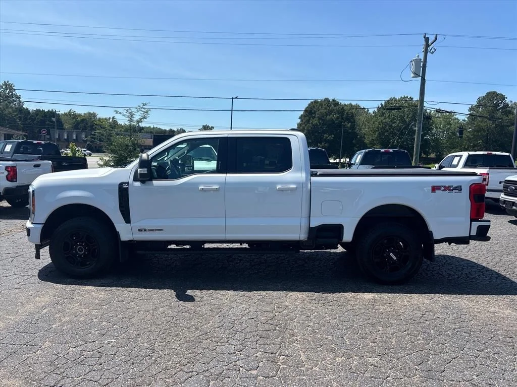 Used 2023 Oxford White Ford XLT image 4