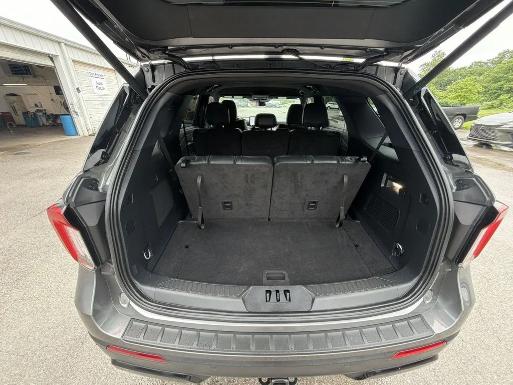 Used 2025 Gray Ford ST-Line image 24