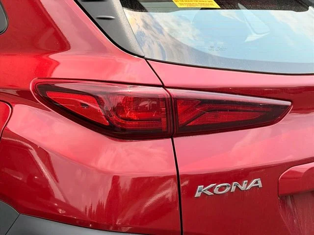 Used 2021 Red Hyundai SE image 16