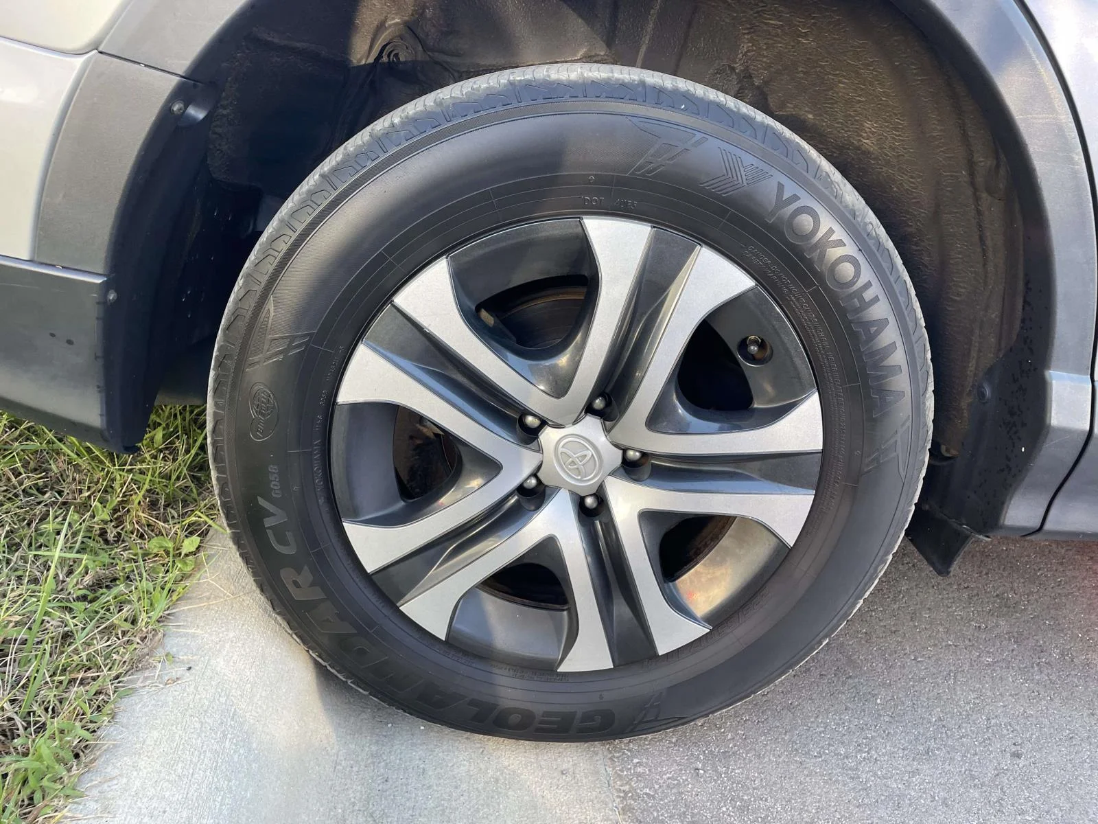 Used 2017 Silver Sky Metallic Toyota LE image 5
