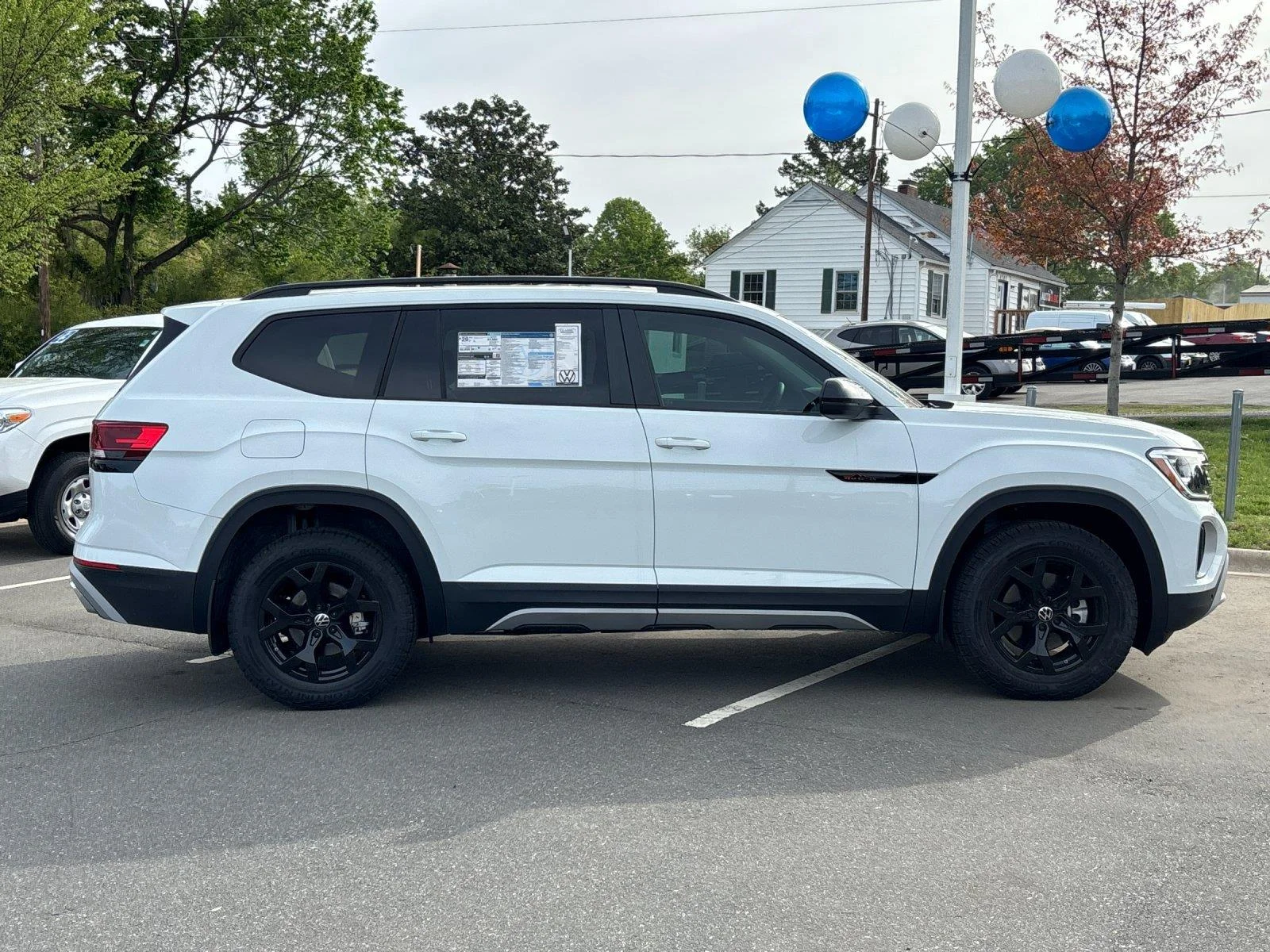 New 2025 Pure White Volkswagen 2.0T Peak Edition image 6