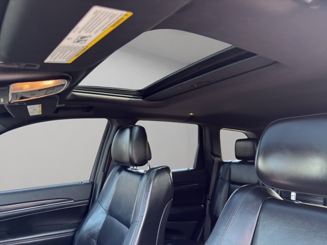 Used 2020 Bright White Clearcoat Jeep Limited image 25