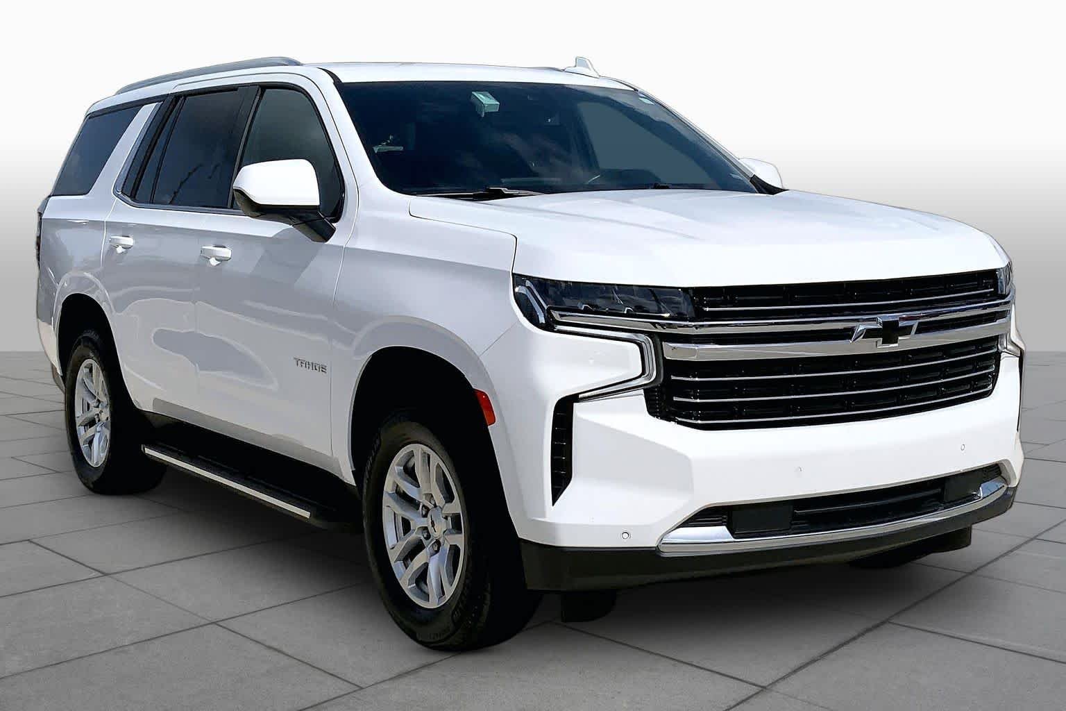 Used 2024 Summit White Chevrolet LT image 3