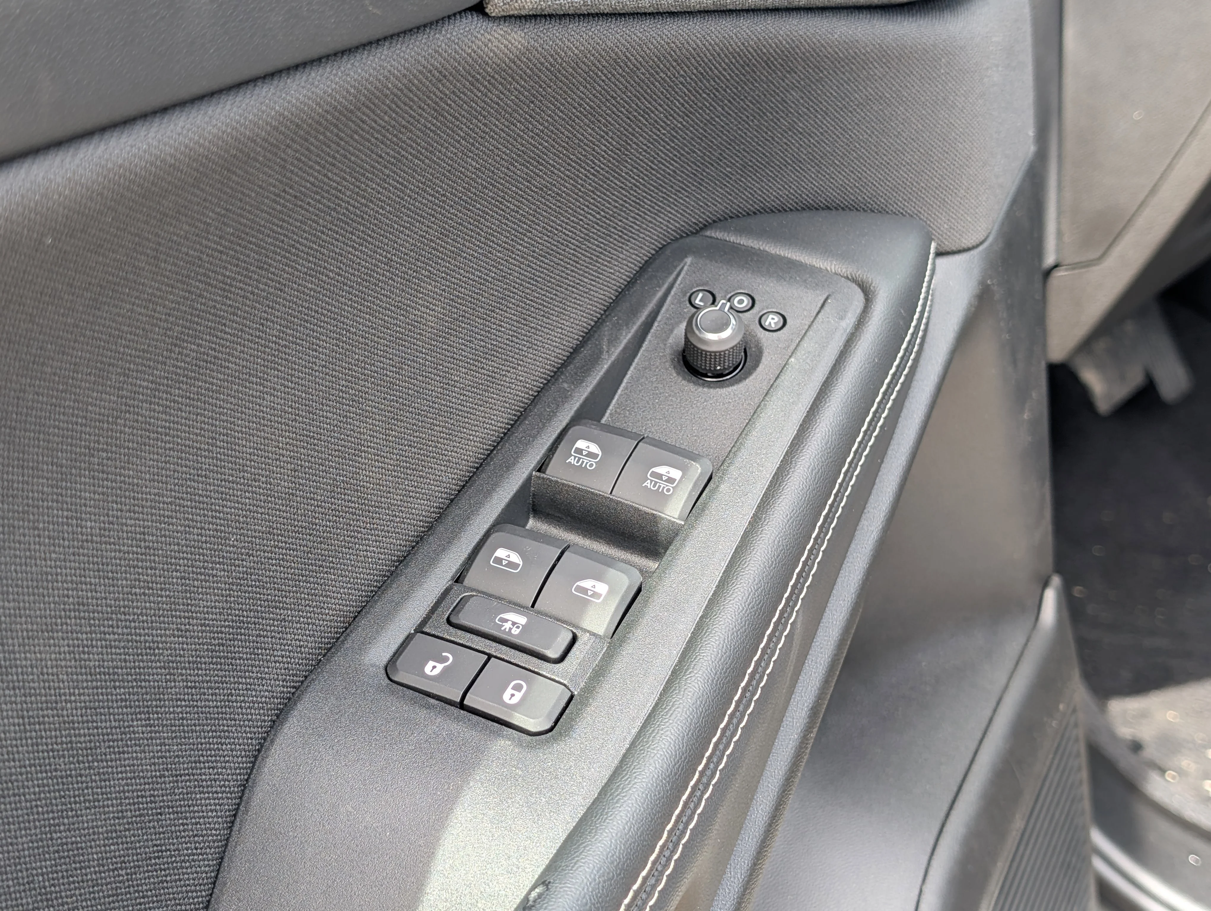 New 2026 Sting-Grey Jeep Laredo image 19