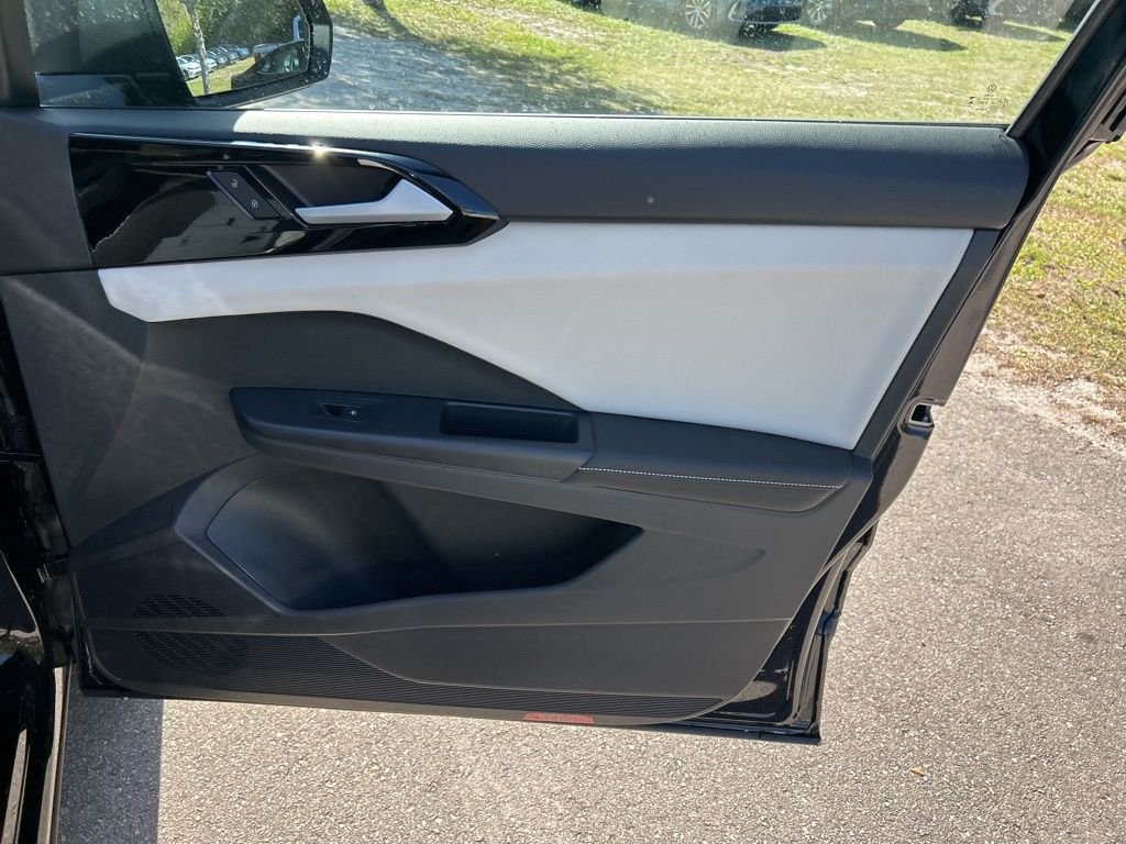 New 2026 Black Volkswagen 1.5T S image 40
