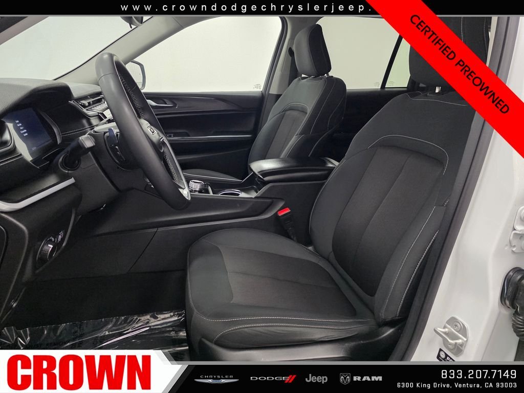 Used 2024 White Jeep Laredo image 21