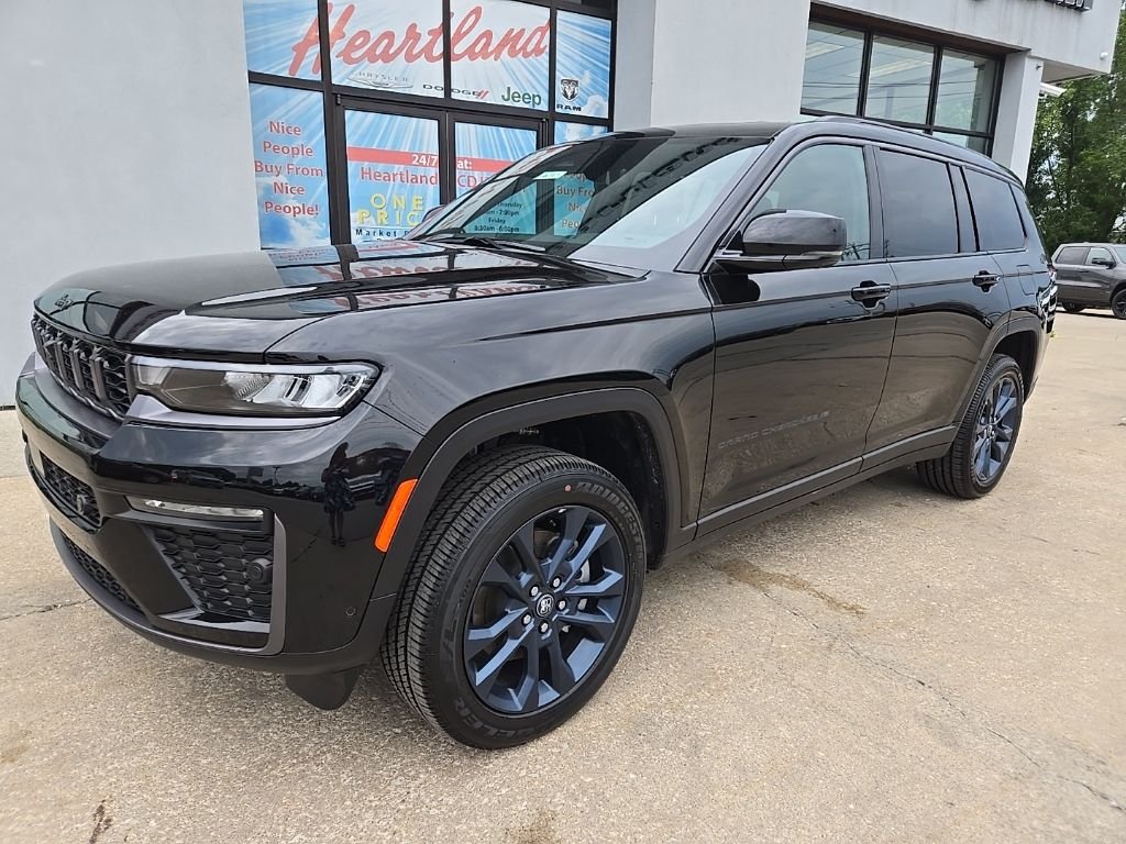 New 2026 Diamond Black Crystal Pearl-Coat Exterior Paint Jeep  image 2