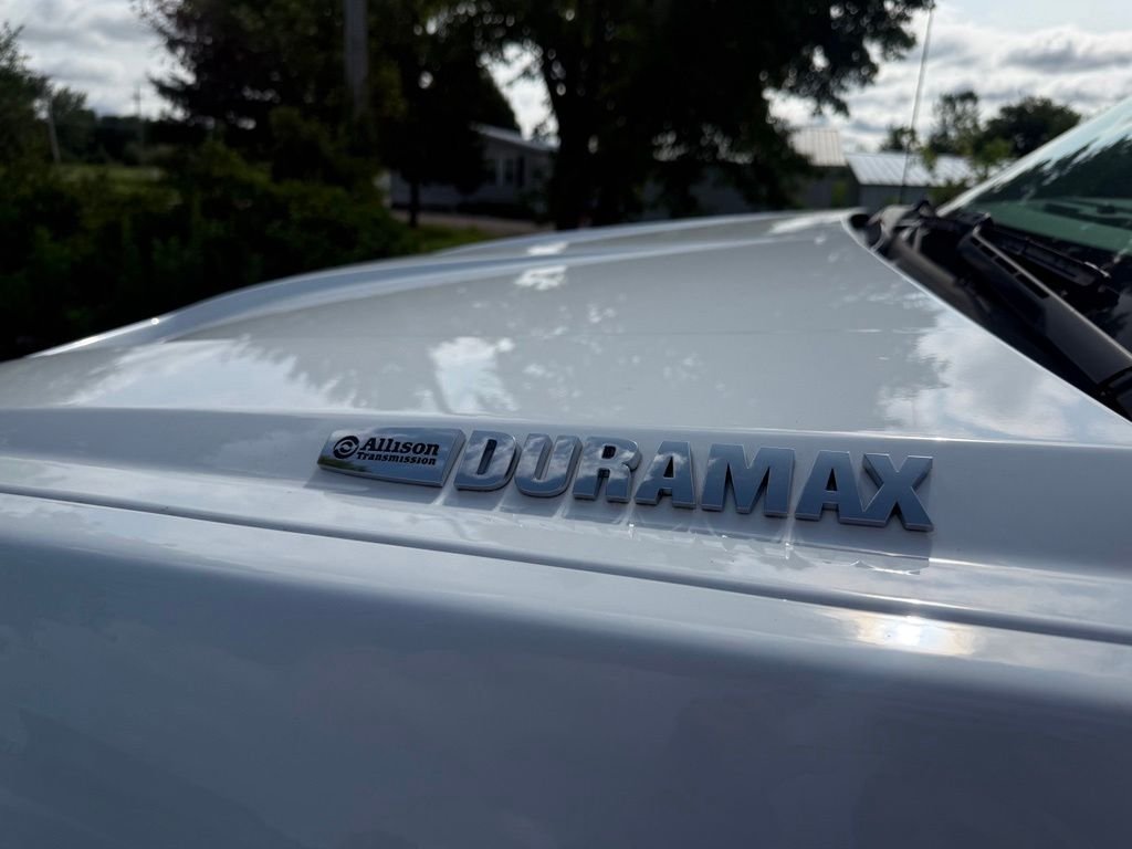 Used 2024 White Chevrolet Work Truck image 10