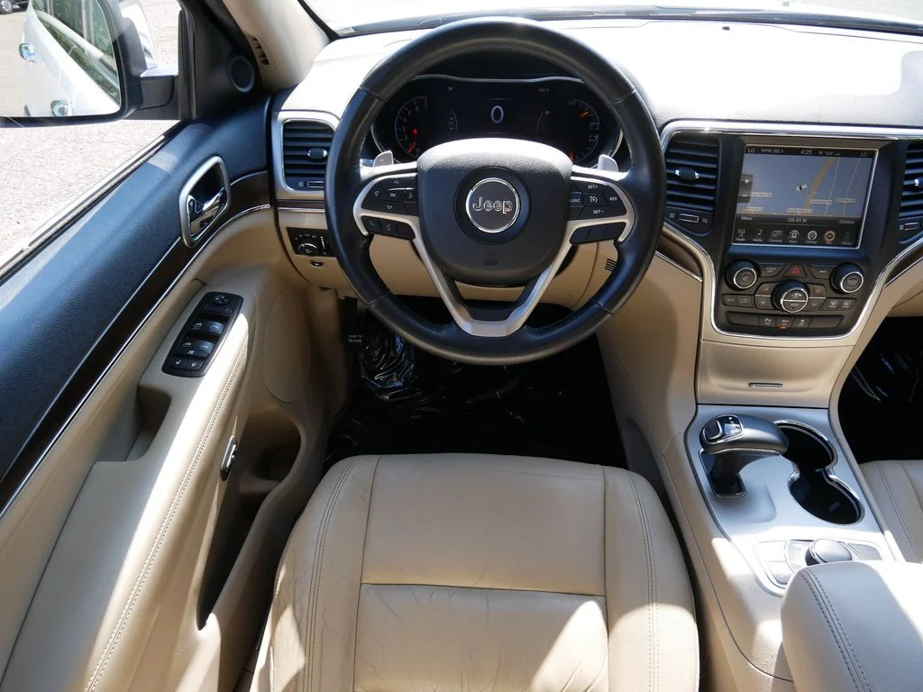 Used 2015 White Jeep Limited image 12