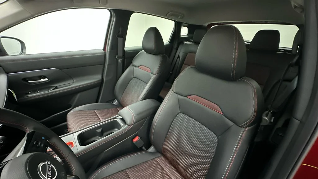 2026 Nissan KICKS SR AWD - Photo 9