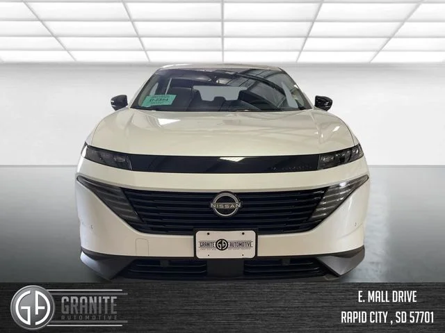 New 2025 Everest White TriCoat Nissan SL image 3
