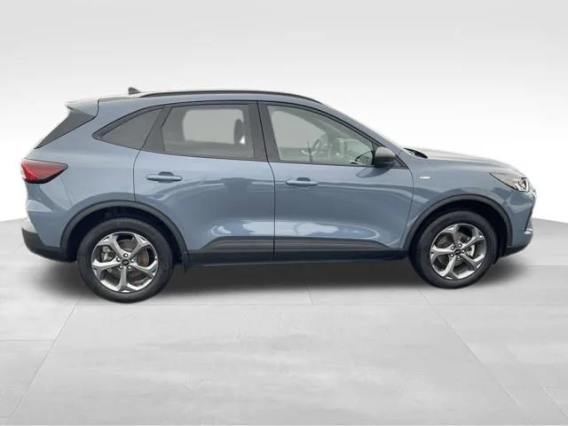 Used 2025 Vapor Blue Ford ST-Line image 7