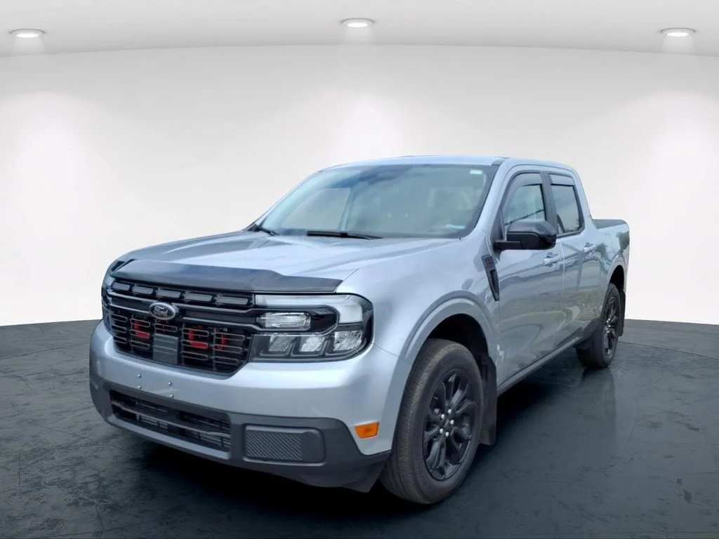 Used 2024 Silver Ford Lariat image 5