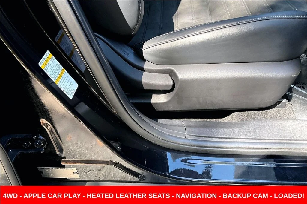 Used 2022  Mitsubishi SE image 36
