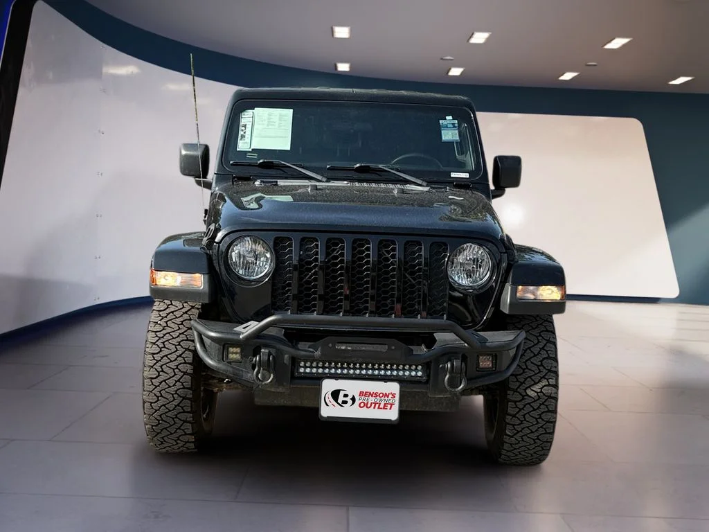 Used 2023 Black Jeep Sport S image 8