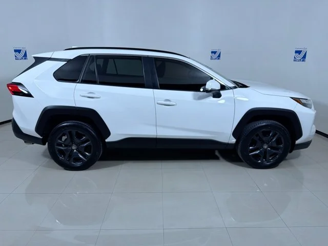 Used 2022 White Toyota Adventure image 9