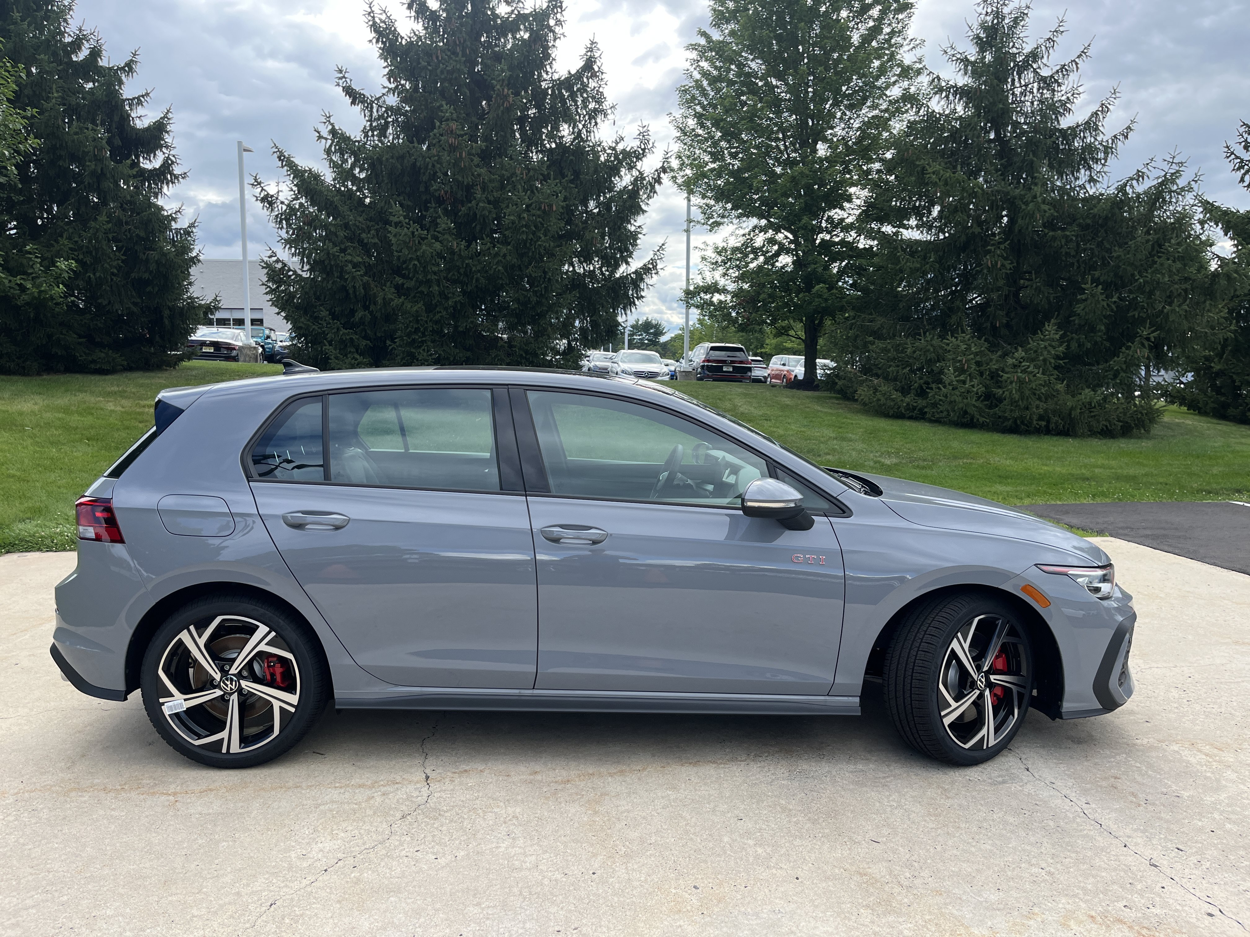 New 2026 Moonstone Gray Volkswagen SE image 16