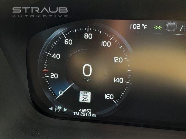 Used 2021 Crystal White Metallic Volvo Inscription image 12