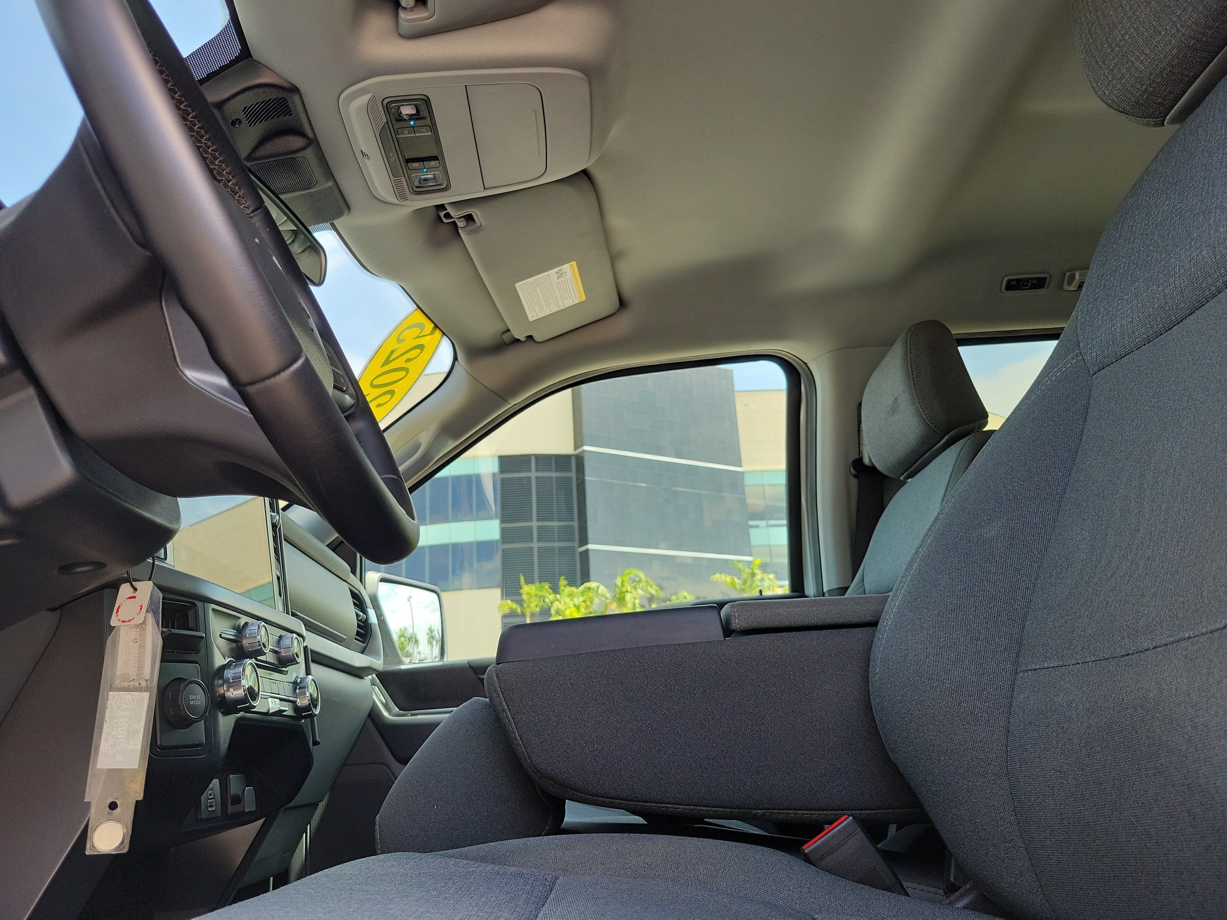 Used 2025 Agate Black Metallic Ford XLT image 19