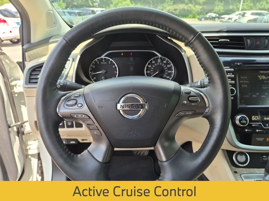 Used 2022 White Nissan SL image 16