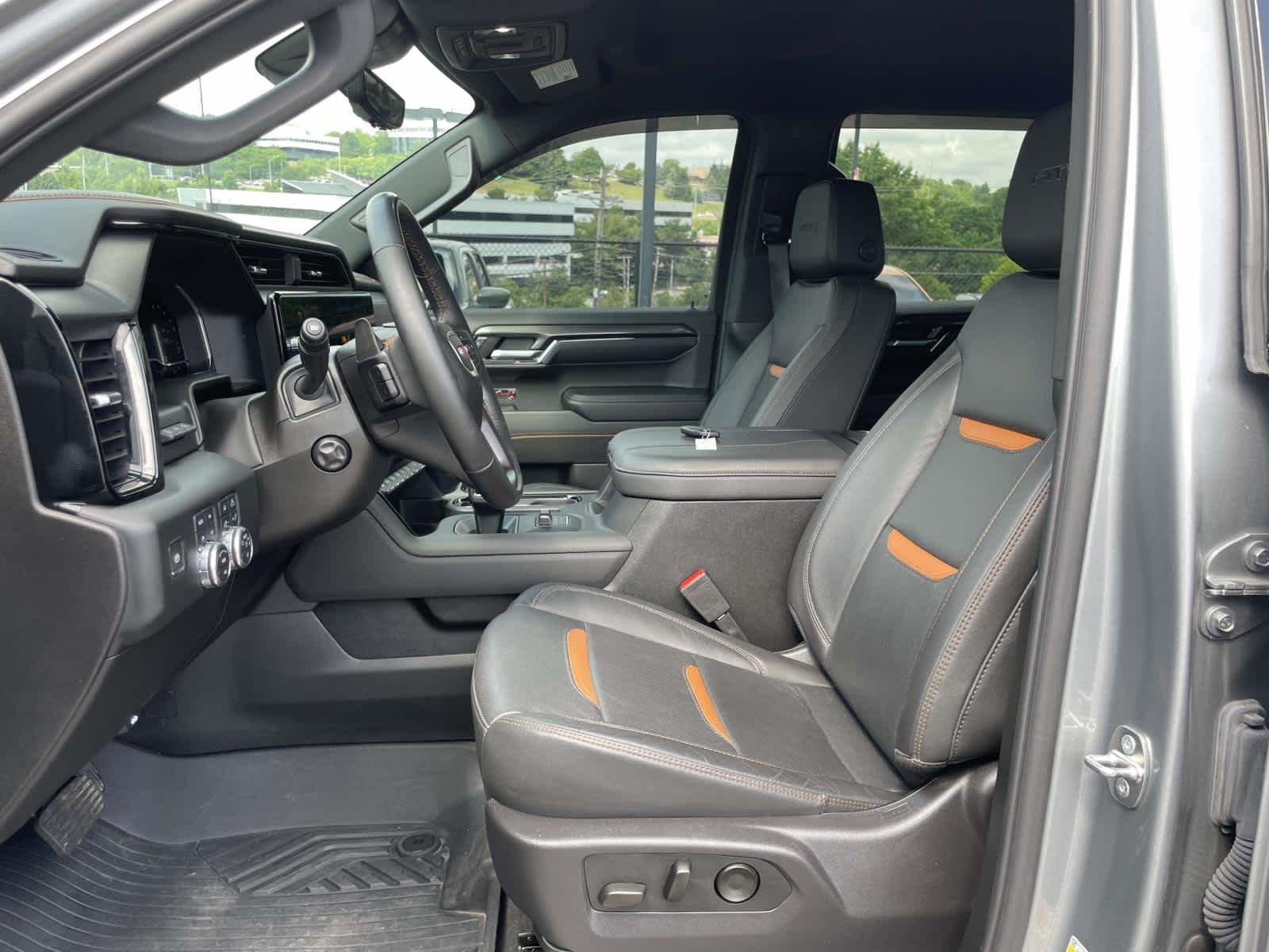 Used 2024 Sterling Metallic GMC AT4 image 15