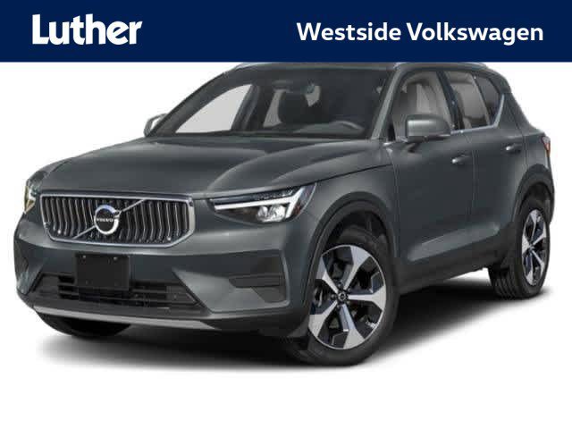 2025 Volvo XC40 Core