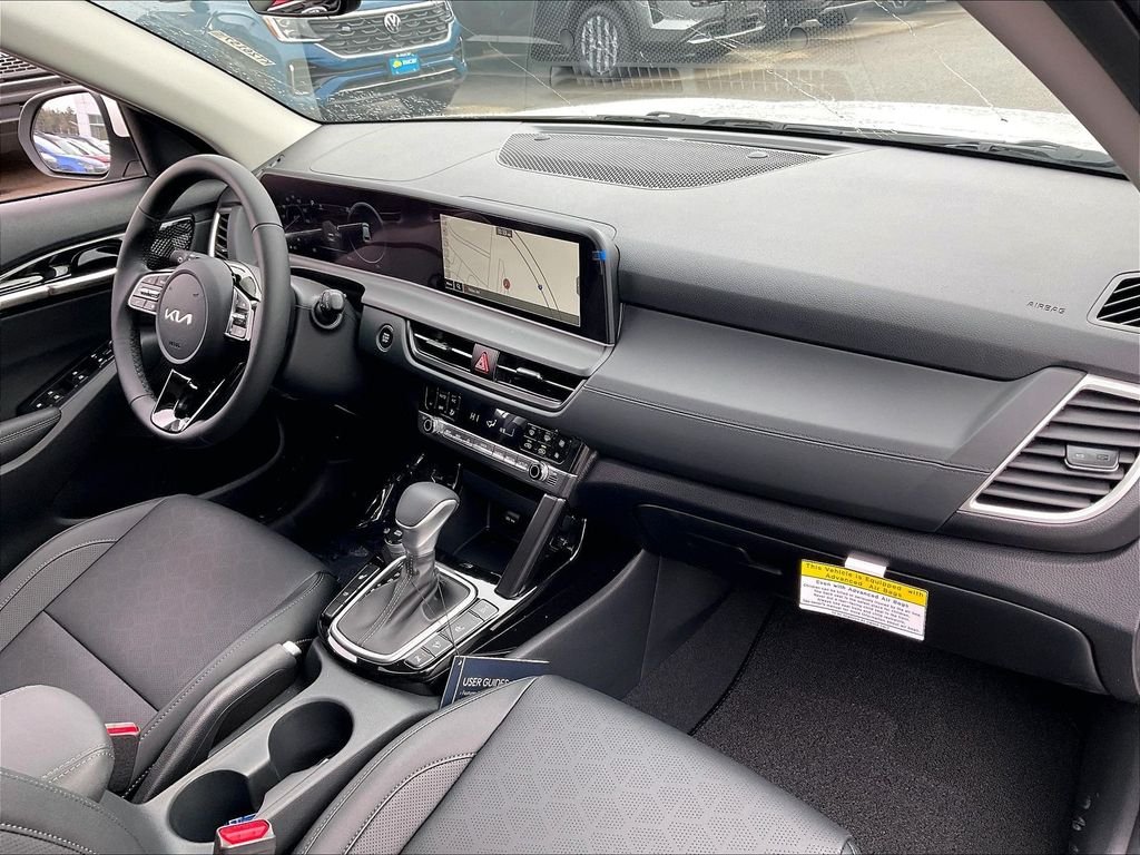 New 2026 Snow White Pearl Kia EX image 9