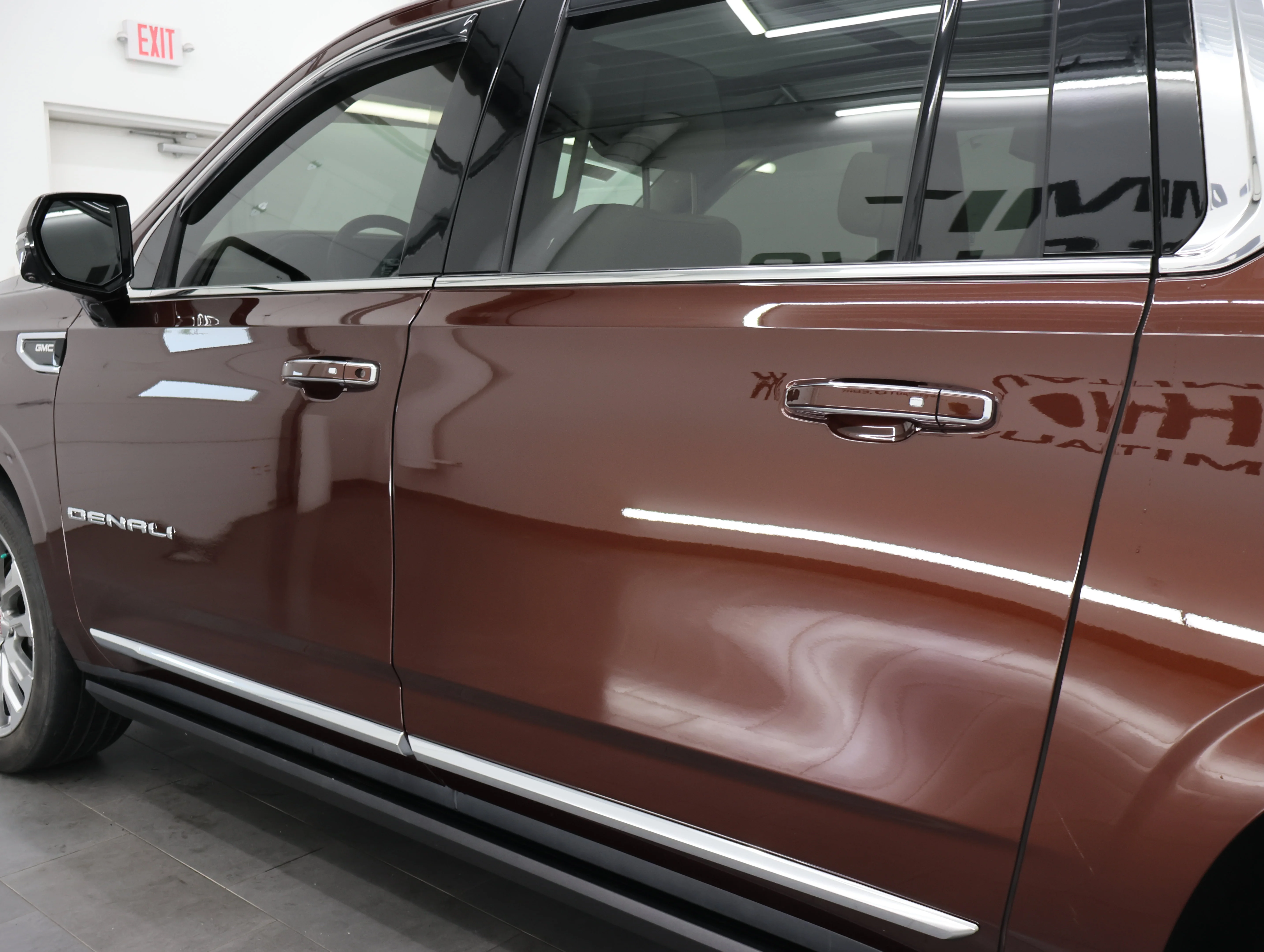 Used 2022 Redwood Metallic GMC Denali image 38