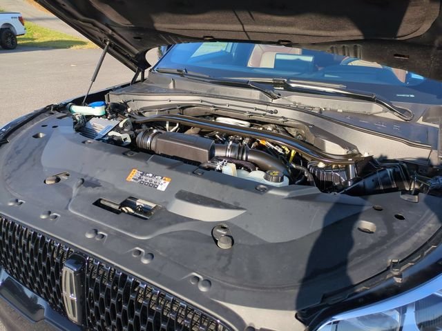 Used 2023 Black Lincoln Reserve image 38