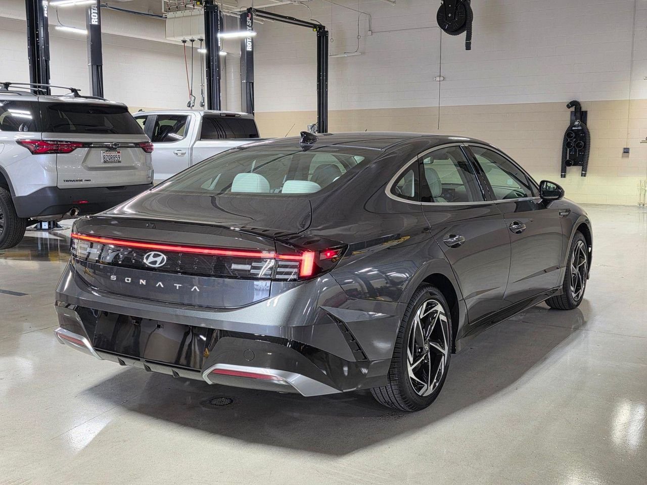 New 2026 Portofino Gray Hyundai SEL Sport image 7